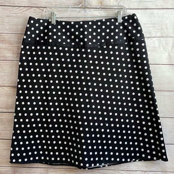 FOCUS SKIRT IN BLACK‎ AND WHITE POLKA DOTS - Picture 1 of 5